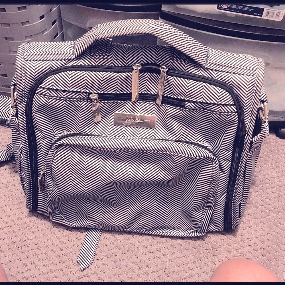 Jujube BFF messenger/backpack diaper bag